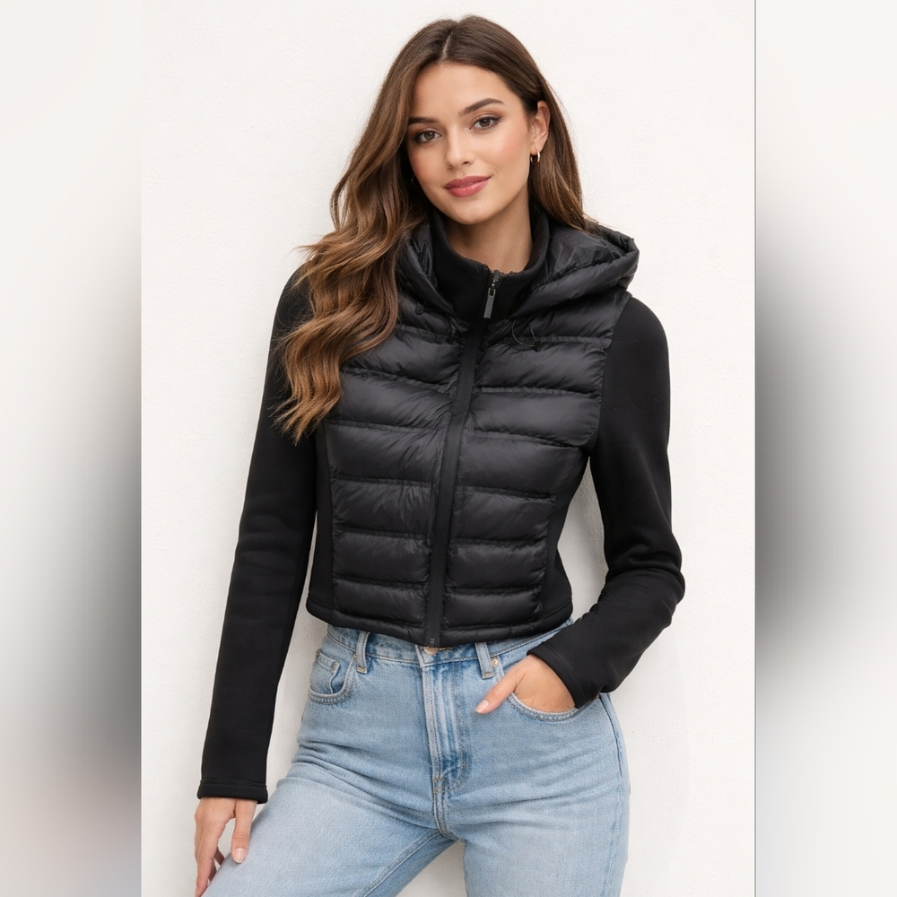 Stylish Black Hooded Puffer Size M Short Fitted Jacket NWT